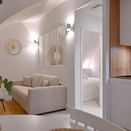 Ancienne Cave De Pecheur